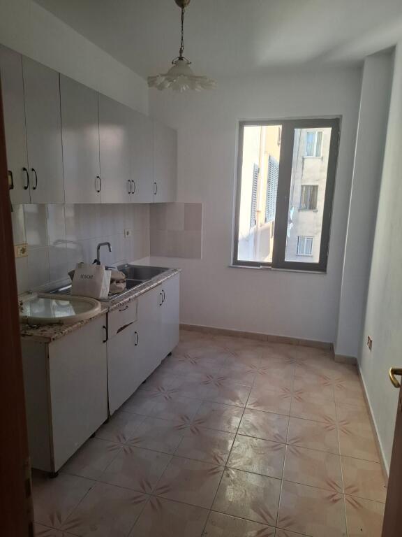 🏡 Apartament 2+1+2 në Shitje – Pallati me Shigjeta