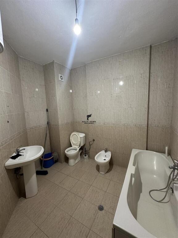 APARTAMENT ME QERA 2+1 SELITE 60.000 LEKE