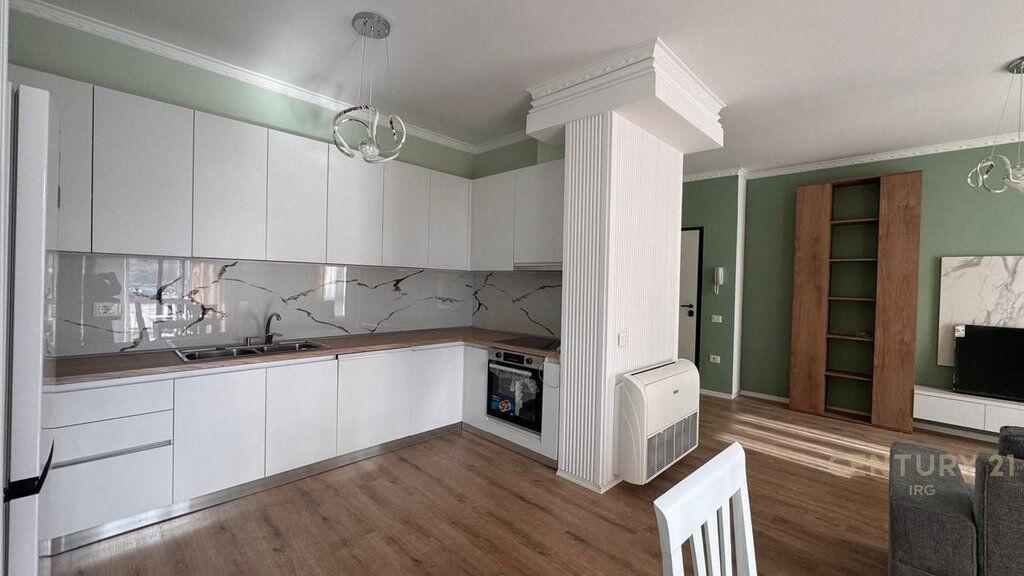 Jepet me qira apartament 2+1+2 tualete+ post parkimi ne Myslym Shyr! 1,100 € /Muaj