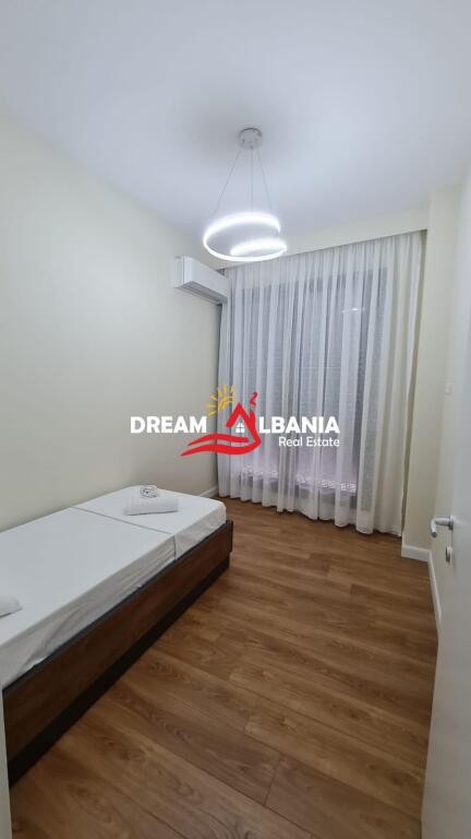 Jepet me qera Duplex dhe 2 post parkimi ne rrugen e Barrikadave prane Qendres ne Tirane (ID 42211370)