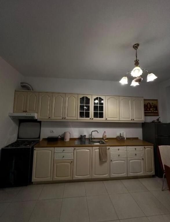 Apartament 2+1+2 + Parking, Rruga Panorama, Spak-u