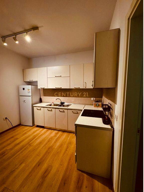 APARTAMENT 1+1 ME QIRA TE KOMPLEKSI DELIJORGJI!