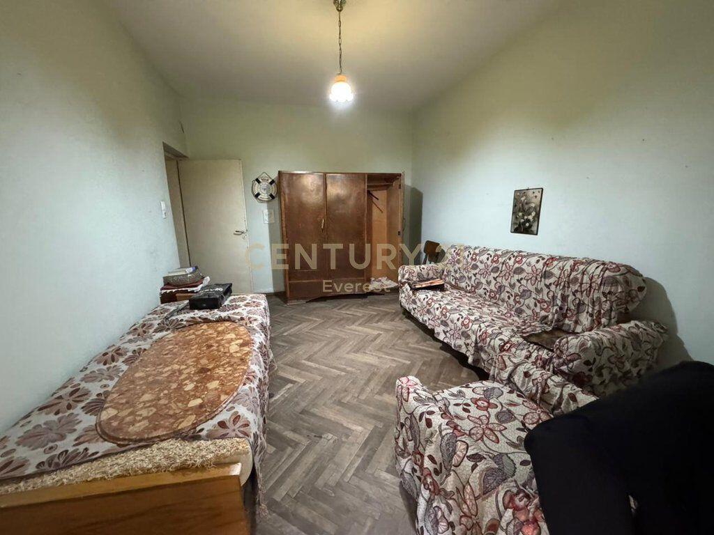 Shesim Apartament 2+1 – Rruga e Barrikadave, Tiranë!! 185,000 € Sip. Totale  77m2