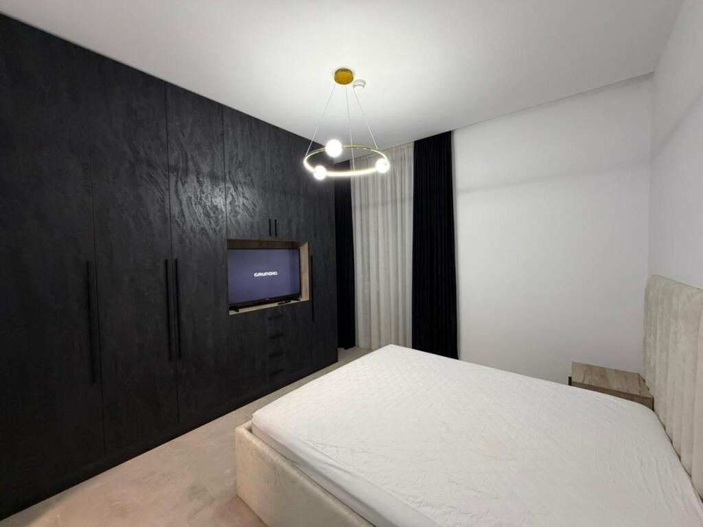 2+1 apartment for rent at Montesori School near Liqeni i Thate.