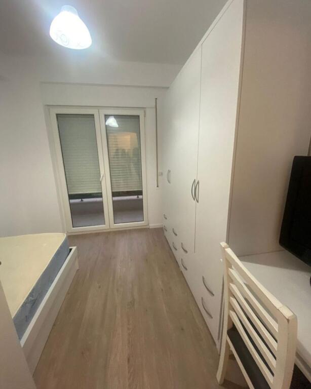 Apartament me Qera 2+1+2+Verande te Liqeni i Thate
