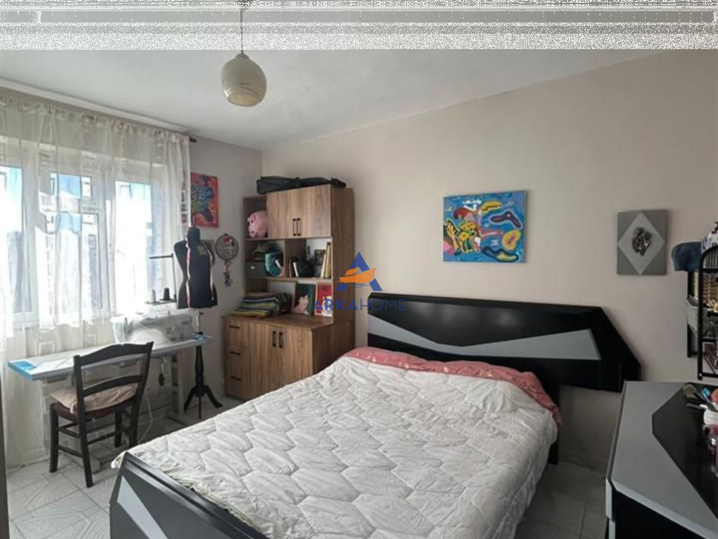 SHITET APARTAMENT 2+1+BALLKON "PRANE ISH-TREGUT ELEKTRIK,RRUGA TODI SHKURTI" 150000 EURO