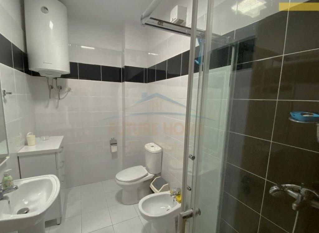 Apartament 2+1 në Don Bosko, pranë Bar Artistit.