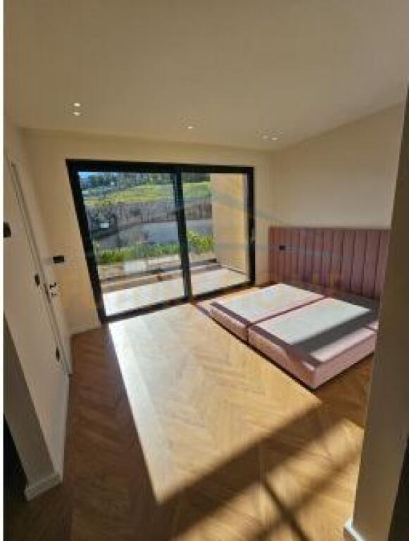 Vile Per Shitje Te Rezidenca Habitat, Mjull-Bathore.