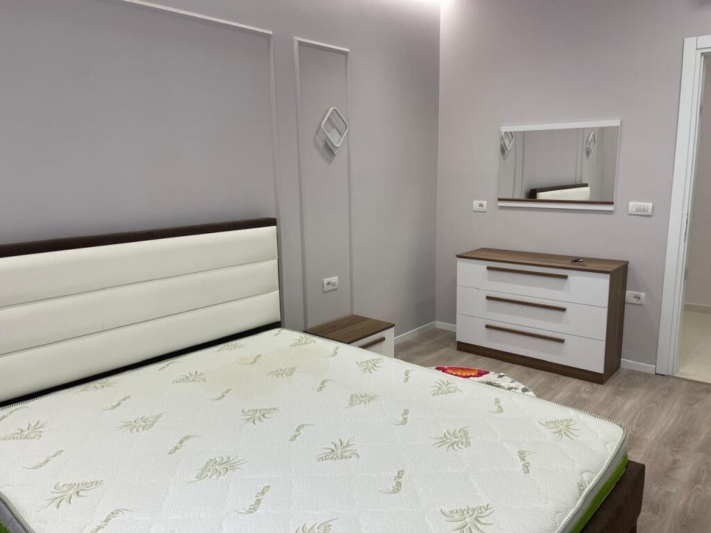 Apartament 2+1+2 me parkim per qira te Fusha e Aviacionit