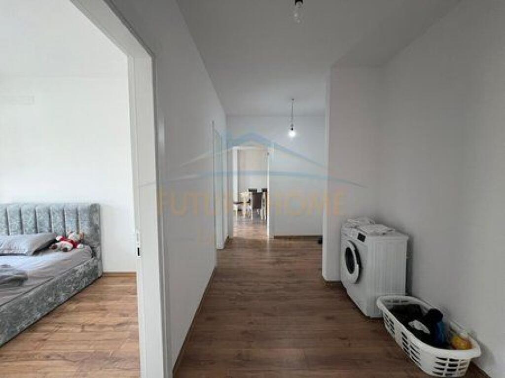 Shitet, Apartament 2+1+2, Bulevardi i Ri, Tiranë