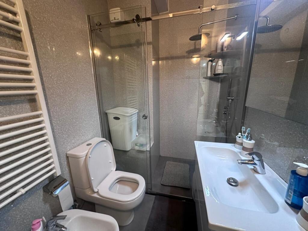 Apartament per shitje tek Liqeni i Thate (pa malore) 