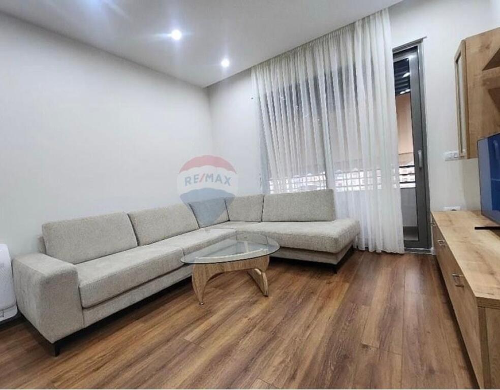 Apartament 1+1 me qira tek Pazari i ri