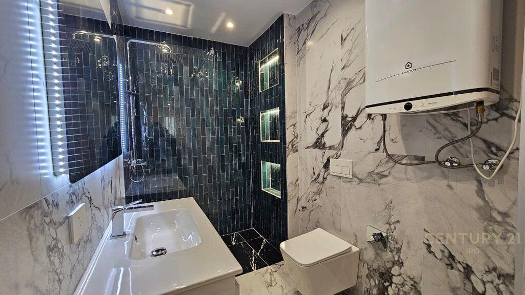 APARTAMENT ME QERA 2+1+2 NË QENDËR. 1,500 € /Muaj Sip. Totale  100m2