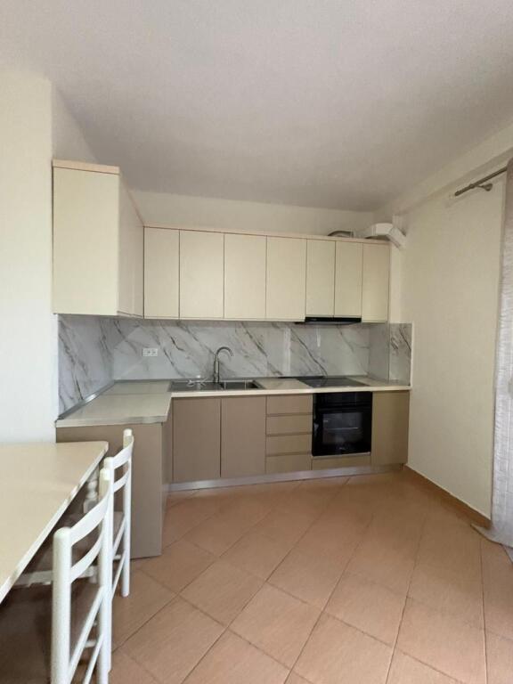 Jepet me qera super apartamente 1+1 me pamje deti