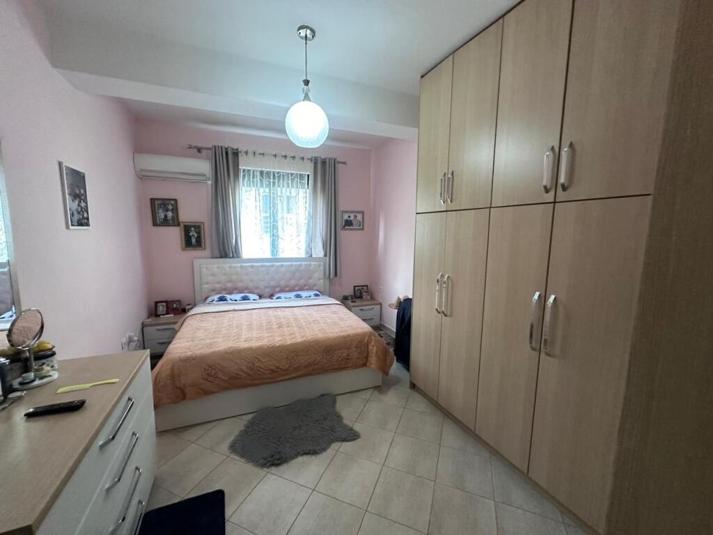 Apartament per shitje tek Liqeni i Thate (pa malore) 