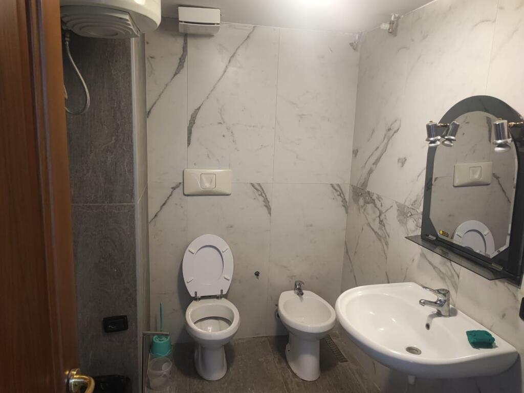 Zyre per Qira ne Qender