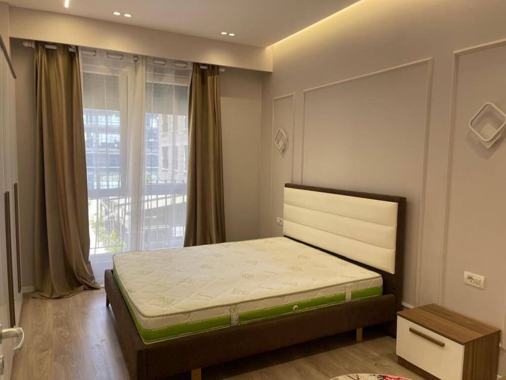 Apartament 2+1+2 me parkim per qira te Fusha e Aviacionit