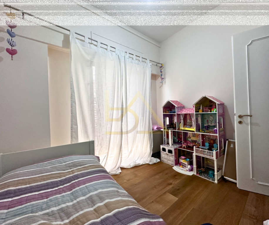 Shitet ambient biznesi + ambient banimi – Aroi, Patras, Greqi