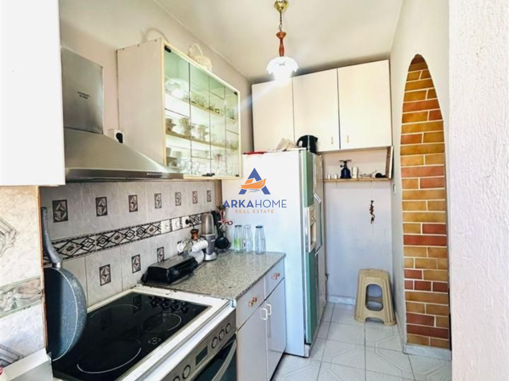 SHITET APARTAMENT 2+1+BALLKON "PRANE ISH-TREGUT ELEKTRIK,RRUGA TODI SHKURTI" 150000 EURO