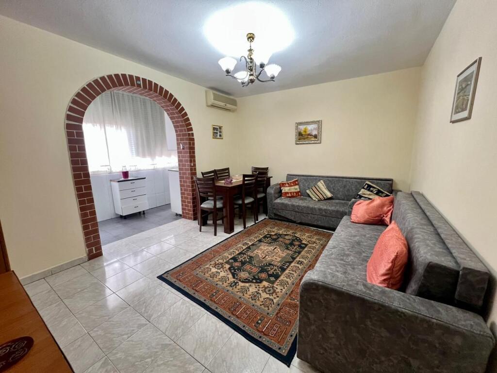 Jepet me qira Apartament 2+1, “Pazari i Ri”, Tiranë