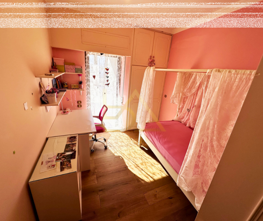 Shitet ambient biznesi + ambient banimi – Aroi, Patras, Greqi