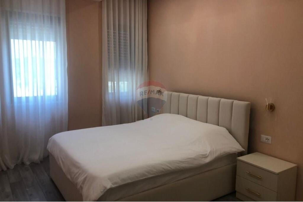 Apartament 1+1 tek Liqeni i Thate
