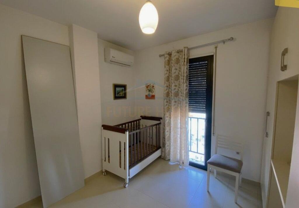 Apartament 2+1 në Don Bosko, pranë Bar Artistit.