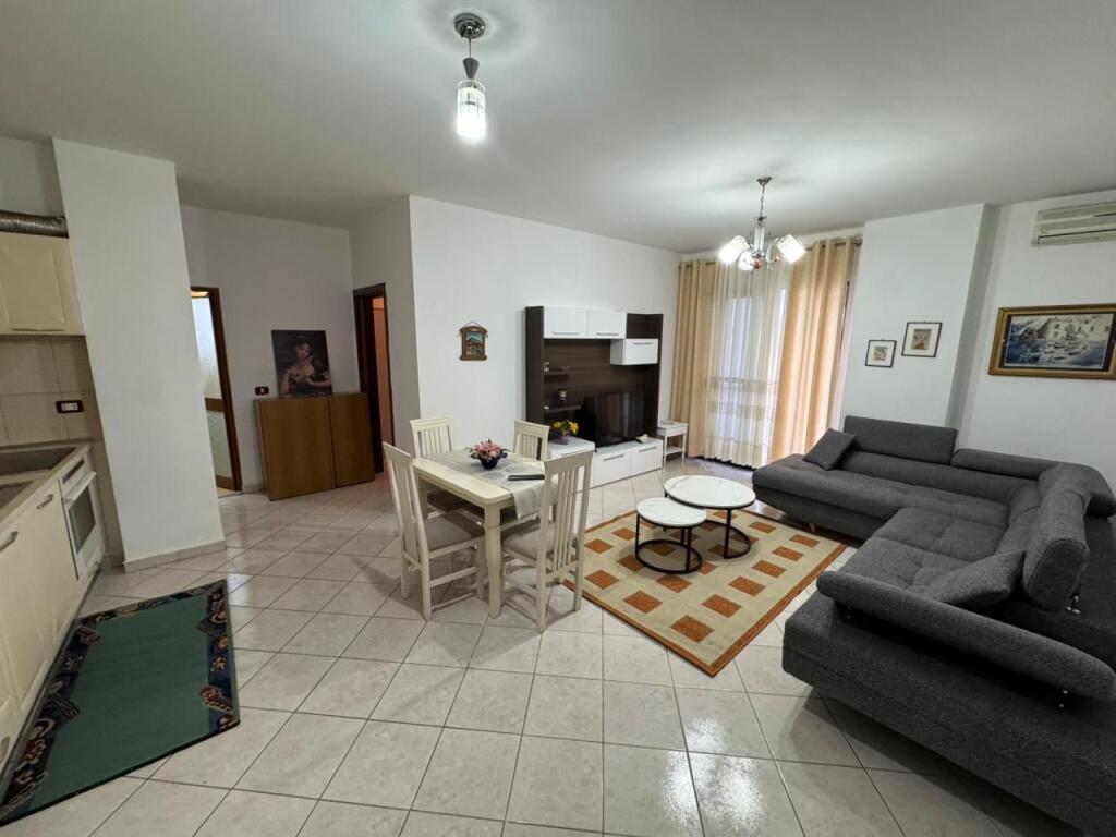 🏡 Jepet me qira apartament 2+1 📍 Astir, tek zona e Bohemit