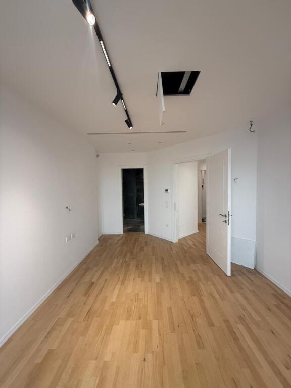 Shitet apartament luksoz 2+1+2 me verandë REZIDENCA LAKE VIEW