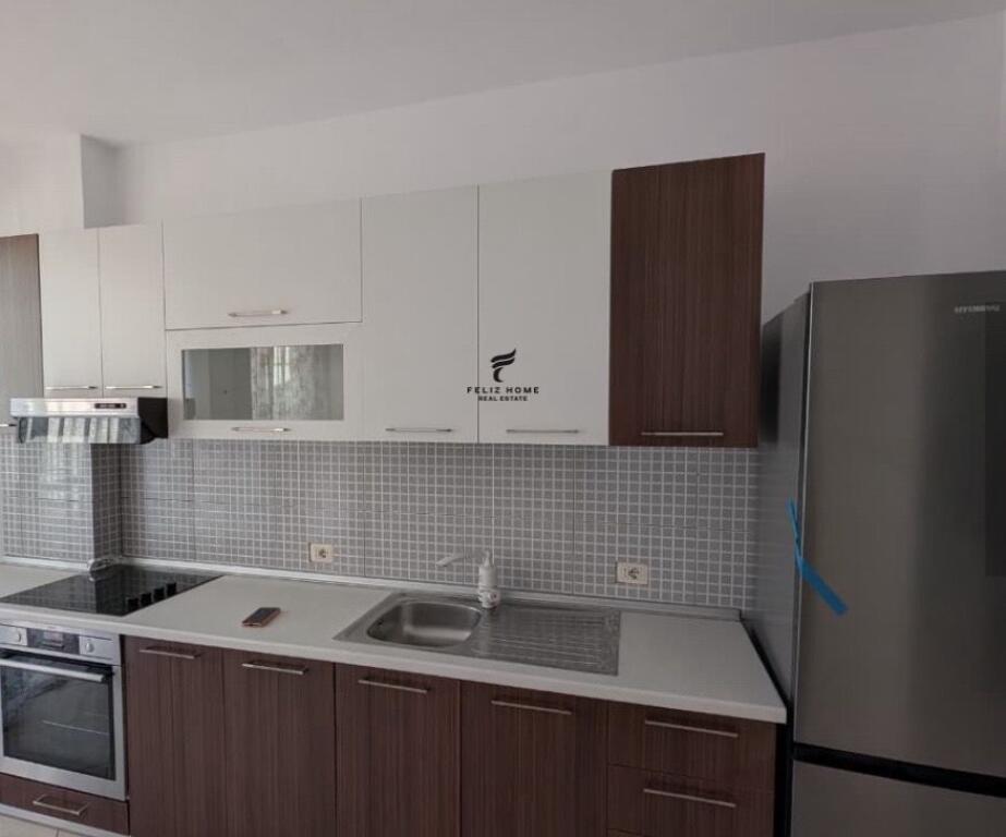 APARTAMENT ME QERA 2+1 KONGRESI MANASTIRIT 55.000 LEKE