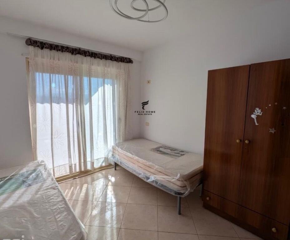 APARTAMENT ME QERA 2+1 KONGRESI MANASTIRIT 55.000 LEKE