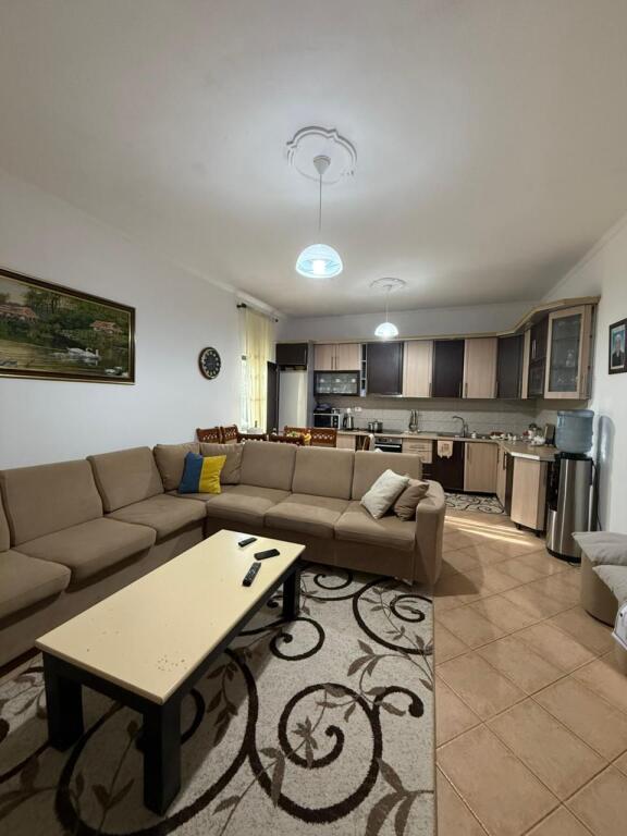 Shitet shtepi Private pran Univers City Qtu 📍