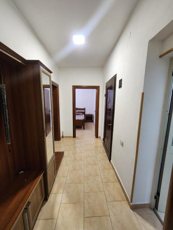 JEPET ME QERA APARTAMENT 2+1 NE CEZMJA FERRES