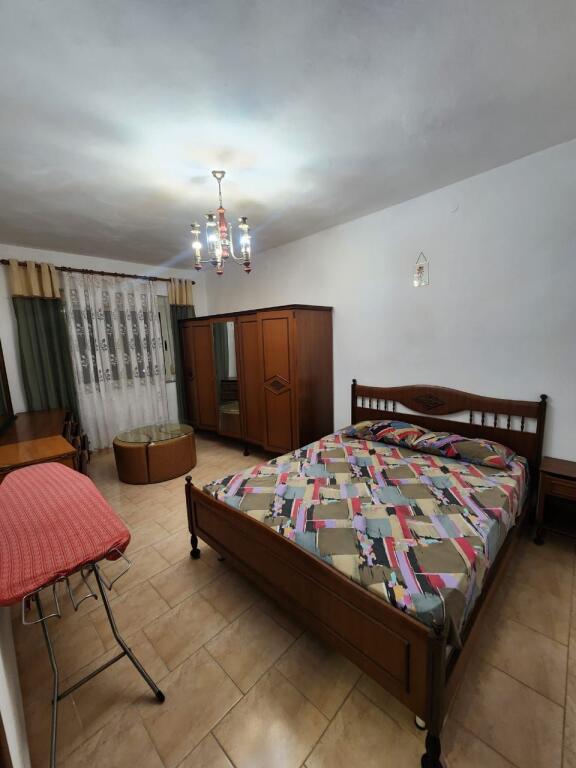 JEPET ME QERA APARTAMENT 2+1 NE CEZMJA FERRES