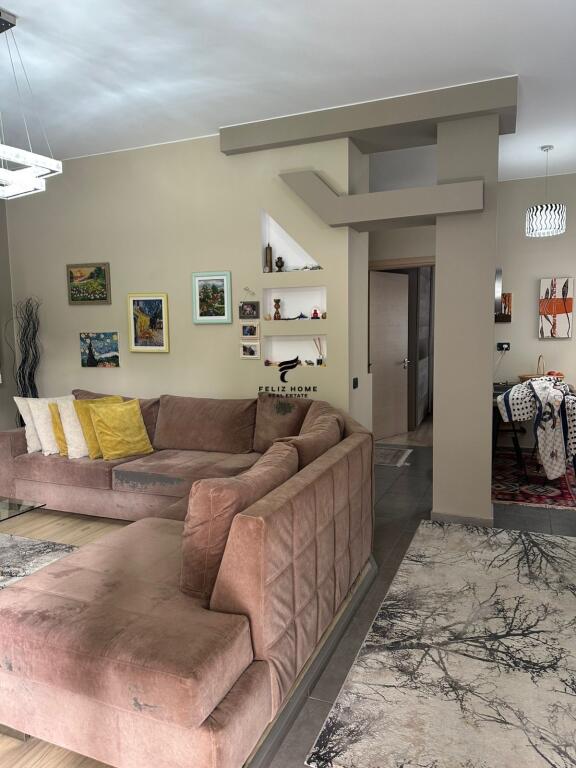 APARTAMENT ME QERA 2+1 SELITE 600 EURO