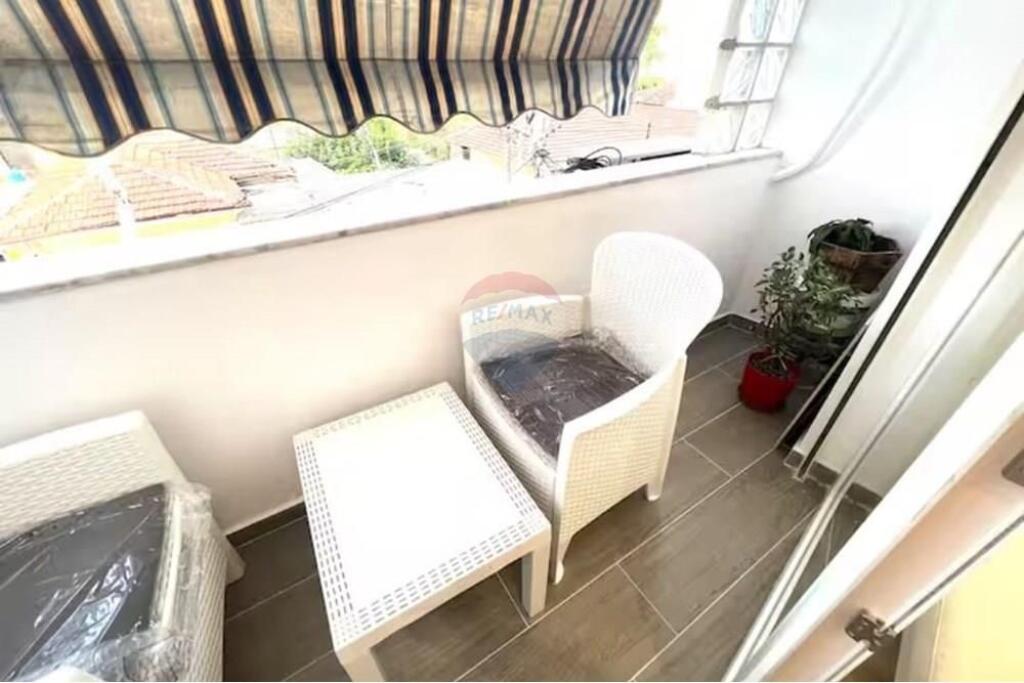 Apartament---- - Për Shitje ---- Rruga Qemal Stafa,..... Tiranë 1+1