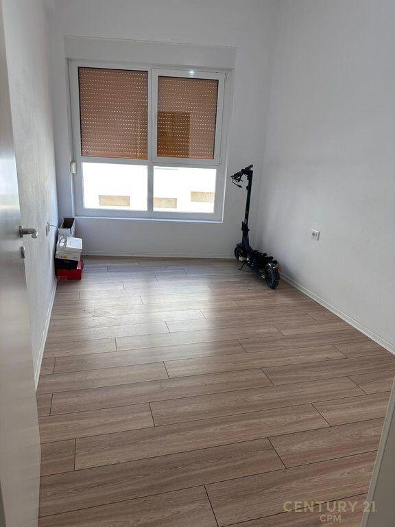 Shitet, Apartament 2+1, Kompleksi Mangalem, Tiranë. 130,000 €