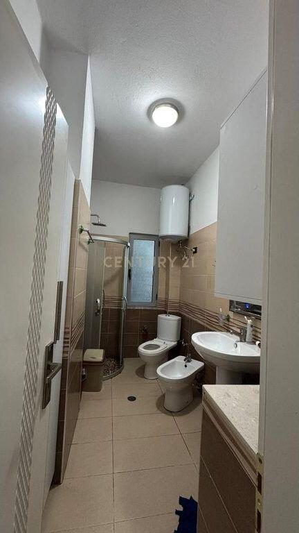 apartament per qera ne shkoze 2+1+2+garazhd