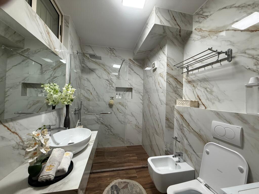 I rent out a 2+1 apartment in the beach area