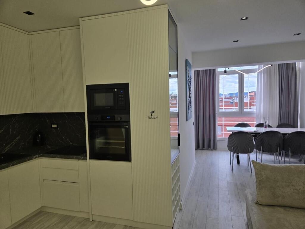 APARTAMENT ME QERA 3+1+2+2 RRUGA E KAVAJES 1.500 EURO