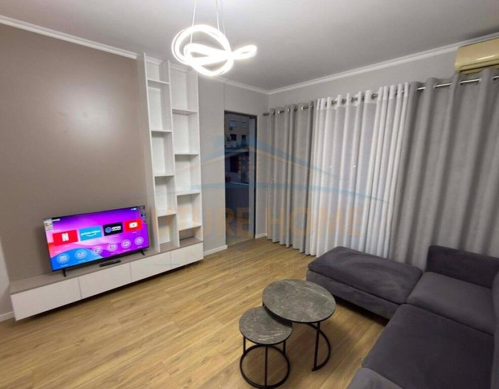 Shitet , Apartament 1+1 Unaza e Re , Tirane