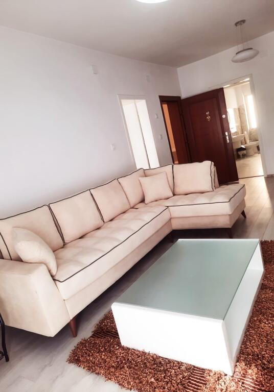 Apartament 2+1, Bllok!