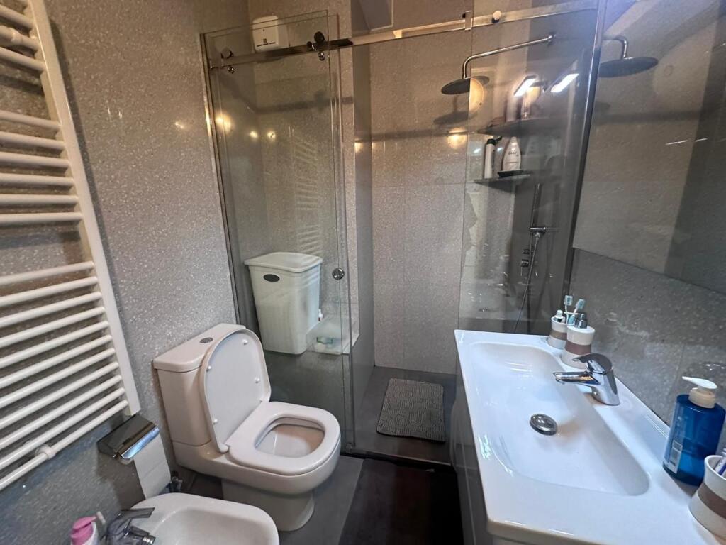 Apartament per shitje tek Liqeni i Thate (pa malore) 