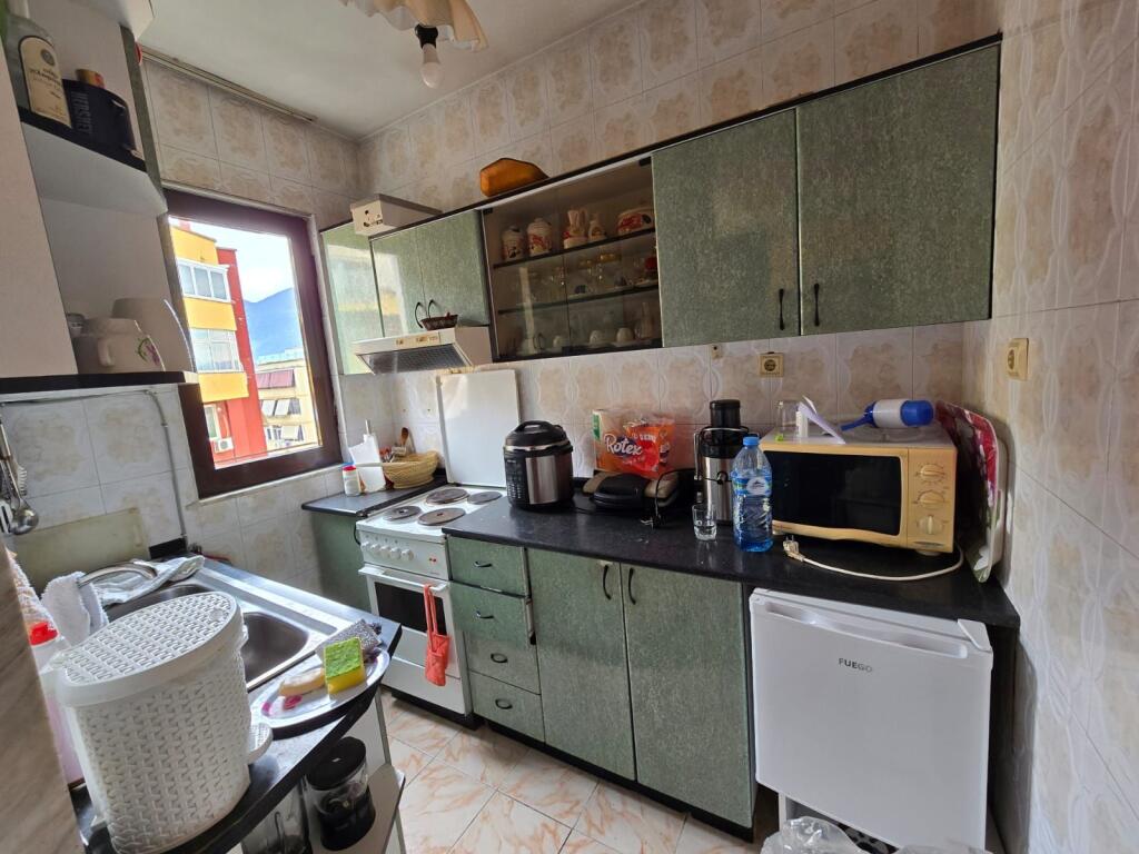 Shitet - Apartament 1+1 tek Materniteti ri