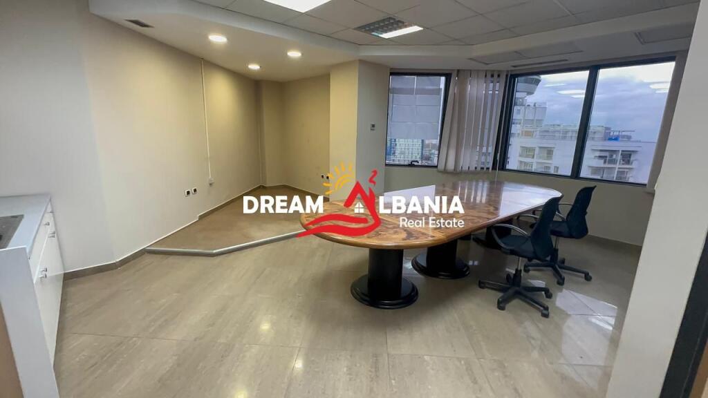 Ambient Zyre për Qira – Bulevardi “Dëshmorët e Kombit”, pranë Kullave Binjake (ID 42611391)