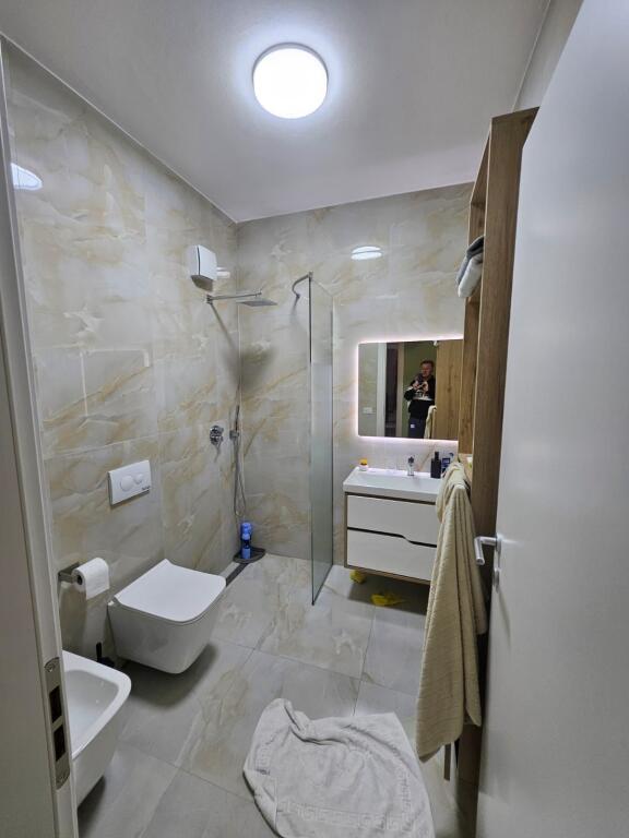 JEPET ME QIRA 2+1+2 ISH DOGANA 700€