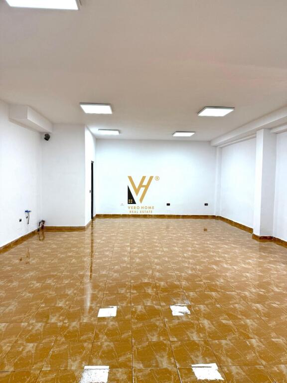 JEPET DYQAN 80 M2 ME QIRA TE KOMUNA E PARISIT 600 EURO