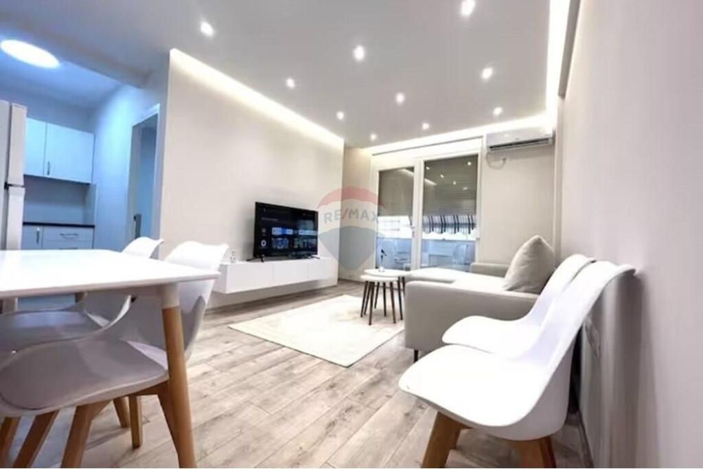 Apartament---- - Për Shitje ---- Rruga Qemal Stafa,..... Tiranë 1+1