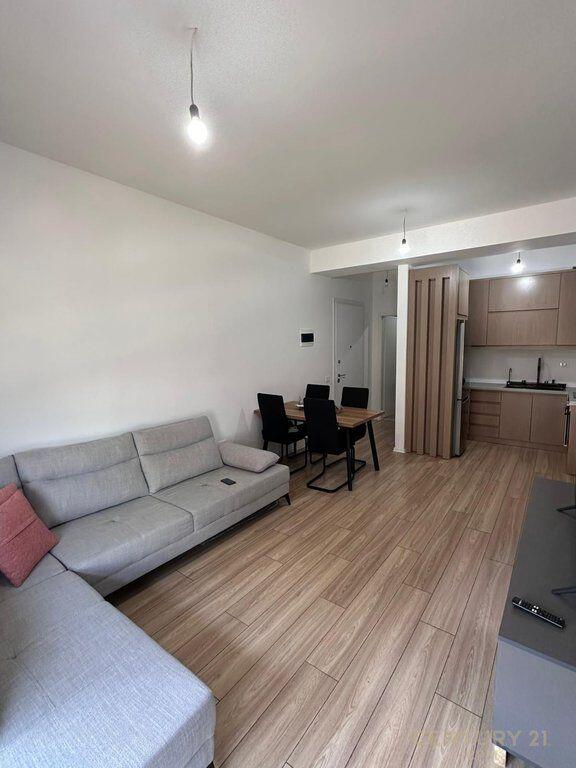 Shitet, Apartament 2+1, Kompleksi Mangalem, Tiranë. 130,000 €