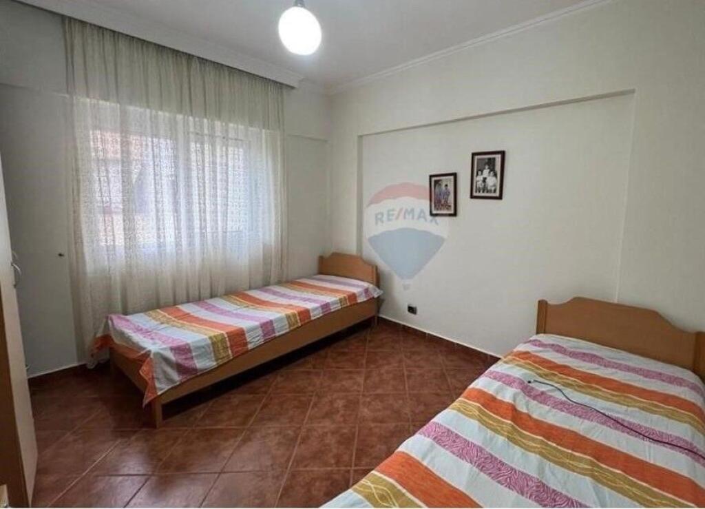 Apartament - Për Shitje - Komuna e Parisit, Tiranë(ID: 530191068-89)